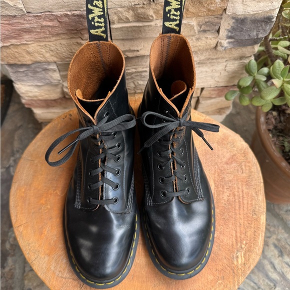 Dr. Martens 1460 Made In England (Heritage Fit) - Picture 3 of 10